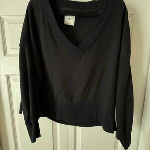 NWOT Black Abercrombie and Fitch Boxy Cropped Oversized Soft Sweatshirt